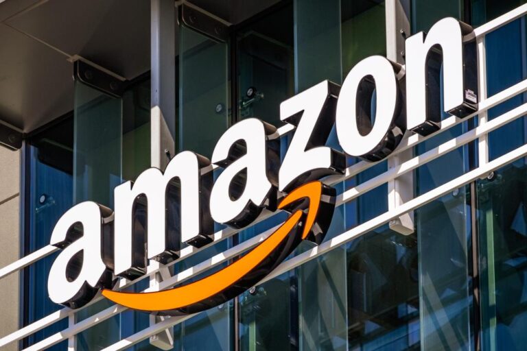 amazon-logo-facade-one-office-98545727.jpg