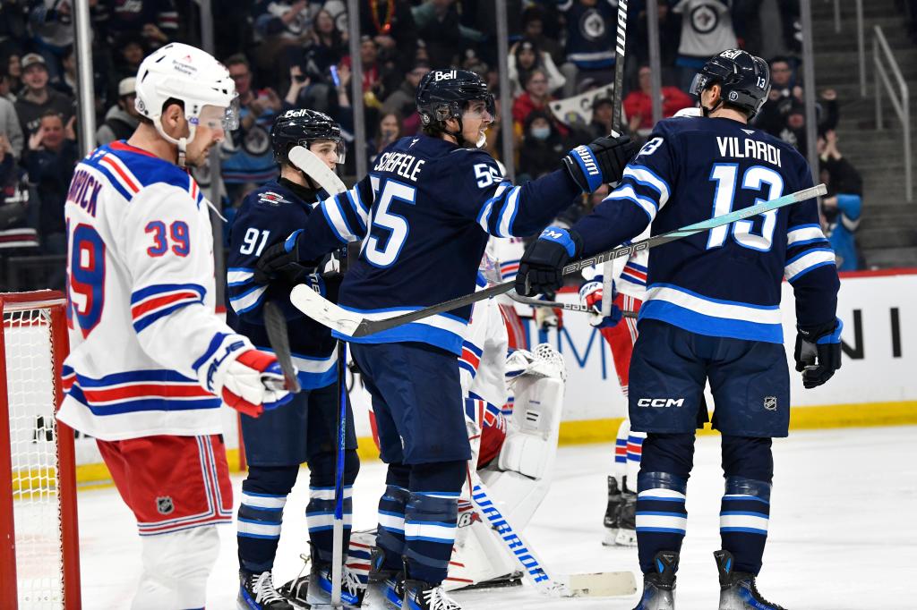 celebrates-goal-new-york-rangers-100316035.jpg