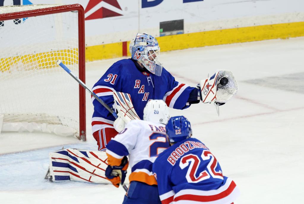 new-york-rangers-goaltender-igor-99725505_e8873c.jpg