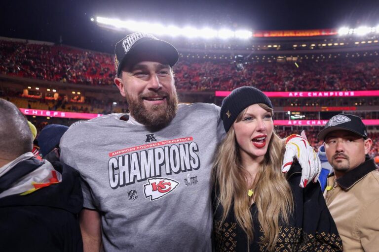 taylor-swift-celebrates-travis-kelce-97420801.jpg